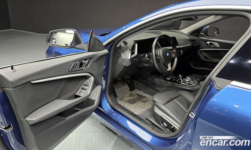 BMW 2-Series i220 Advantage