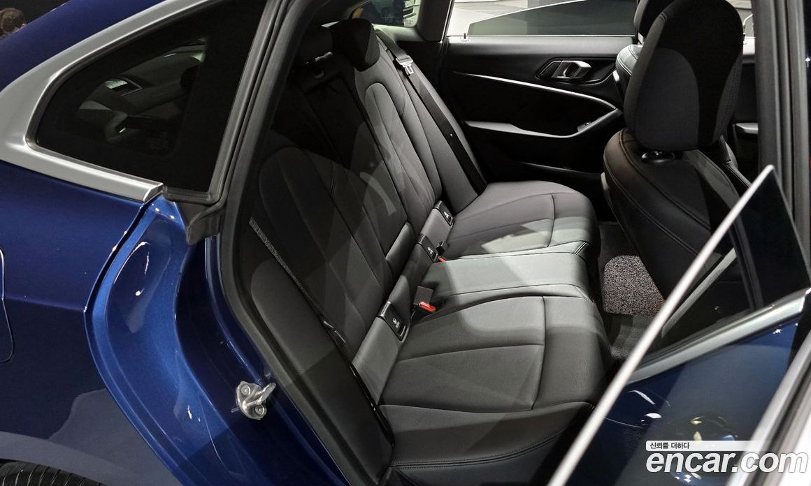 BMW 2-Series i220 Advantage