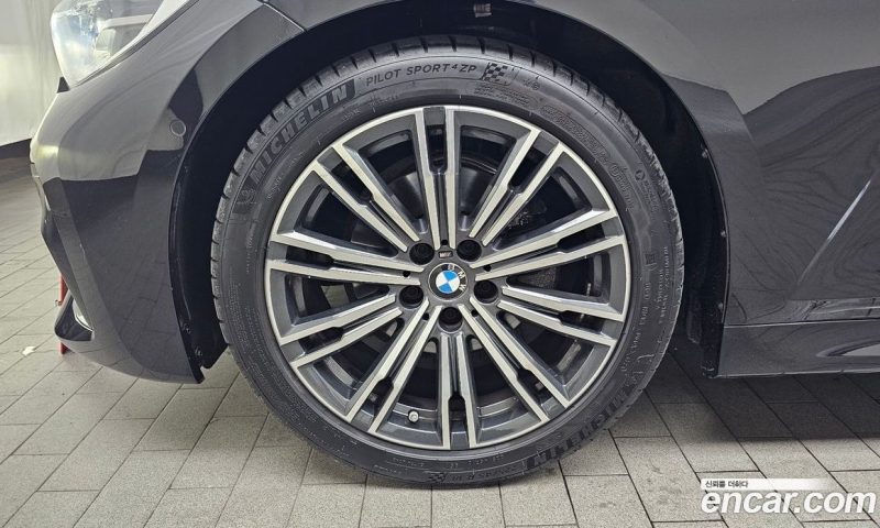 BMW 3-Series i320 M Sport