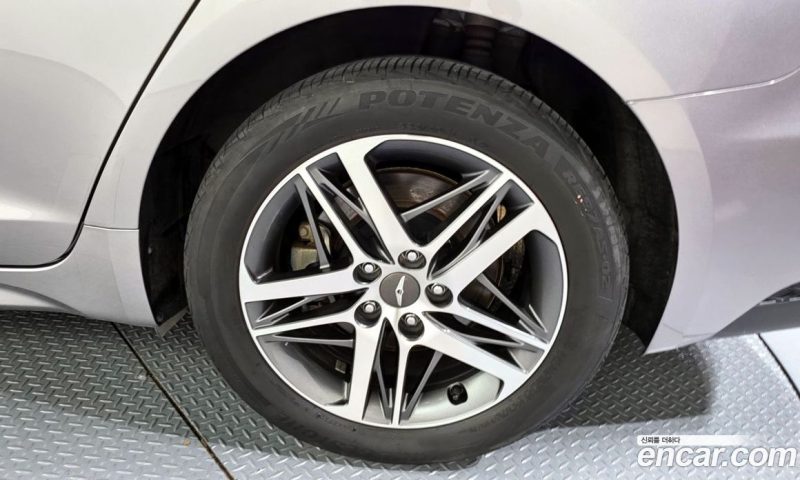 Genesis G70 Diesel 2.2 2WD