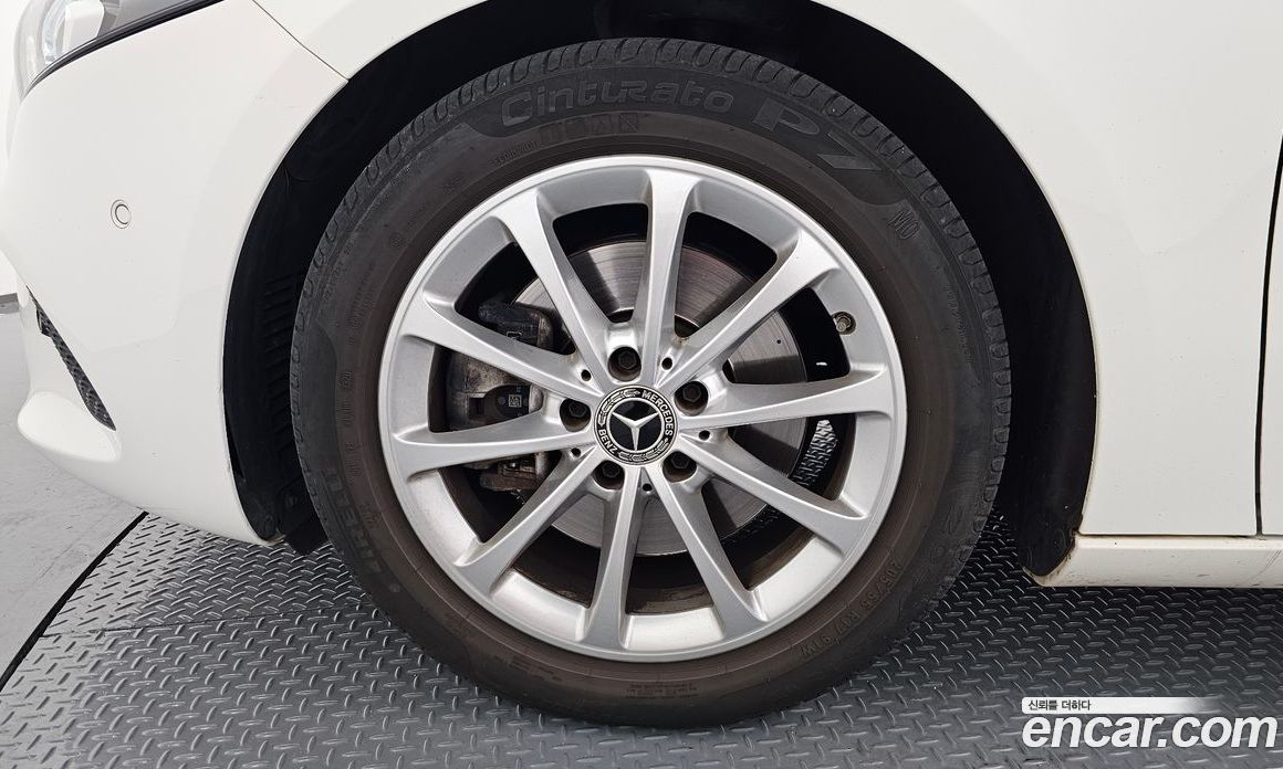 Mercedes Benz A-Class A220 Hatchback