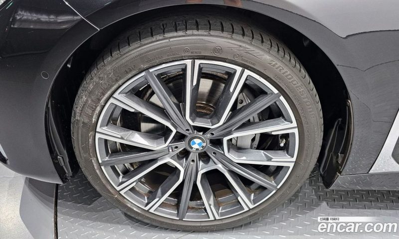BMW 7-Series i740 M Sport