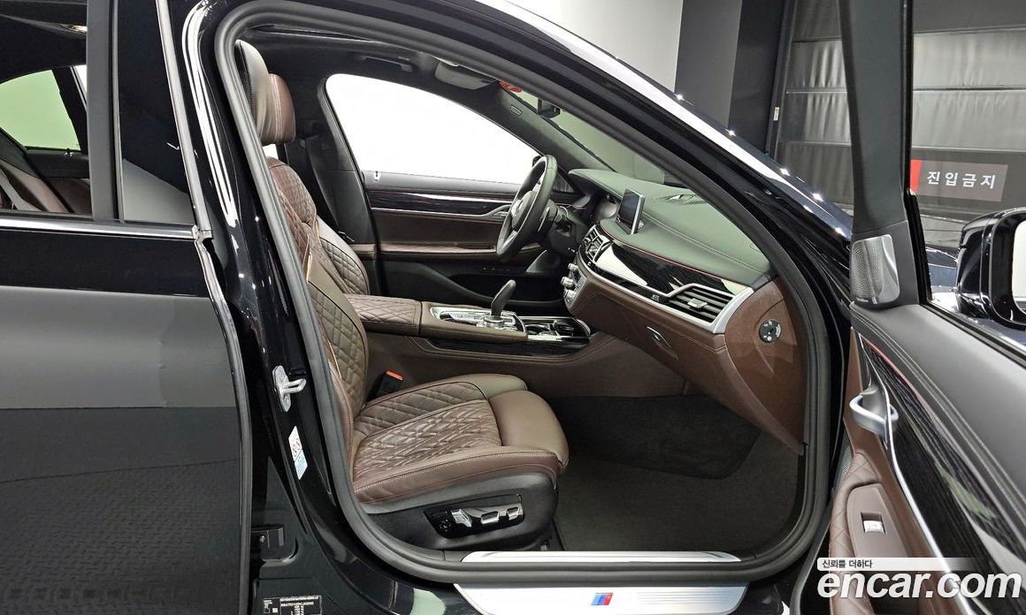 BMW 7-Series i740 M Sport