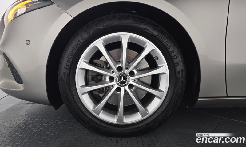 Mercedes Benz A-Class A220 Hatchback