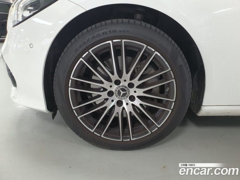 Mercedes Benz C-Class C200 4MATIC Avantgarde