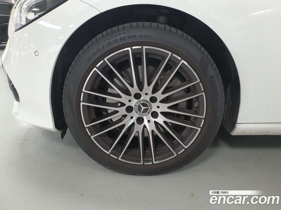 Mercedes Benz C-Class C200 4MATIC Avantgarde