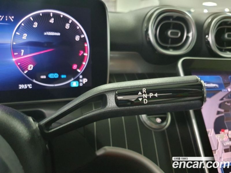 Mercedes Benz C-Class C200 4MATIC Avantgarde