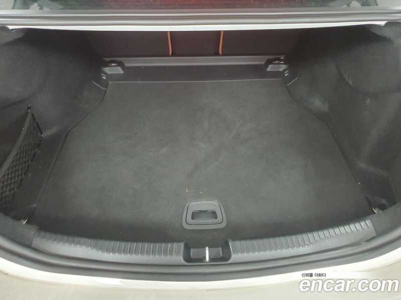 Mercedes Benz C-Class C200 4MATIC Avantgarde