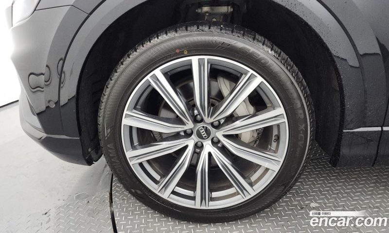 Audi Q8 55 TFSI Quattro Premium