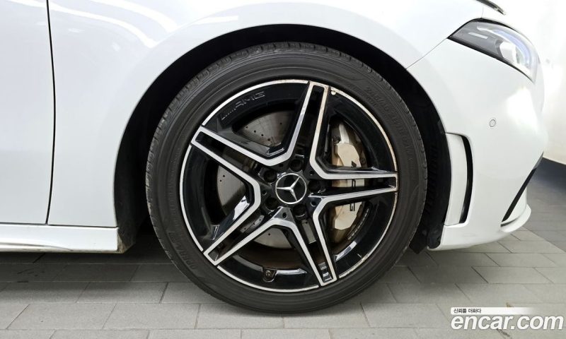 Mercedes Benz A-Class AMG A35 4MATIC Sedan