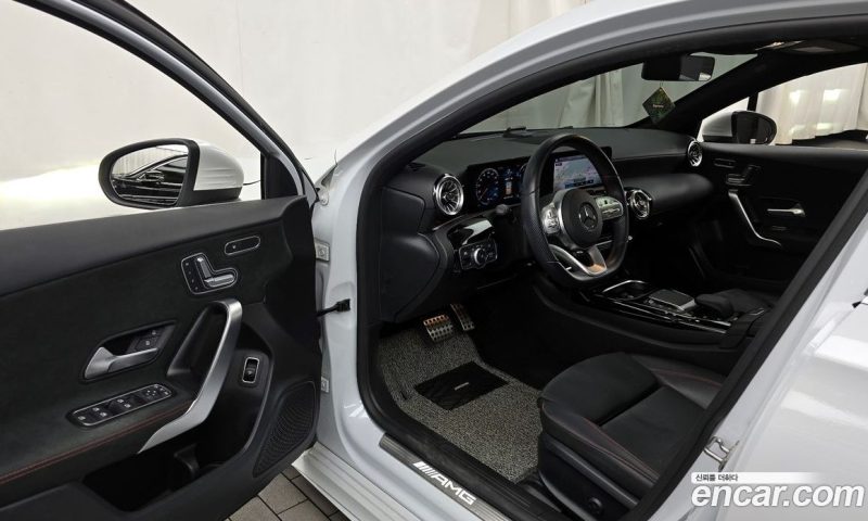 Mercedes Benz A-Class AMG A35 4MATIC Sedan