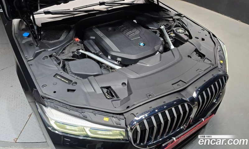 BMW 7-Series 740Li xDrive M Sport Package