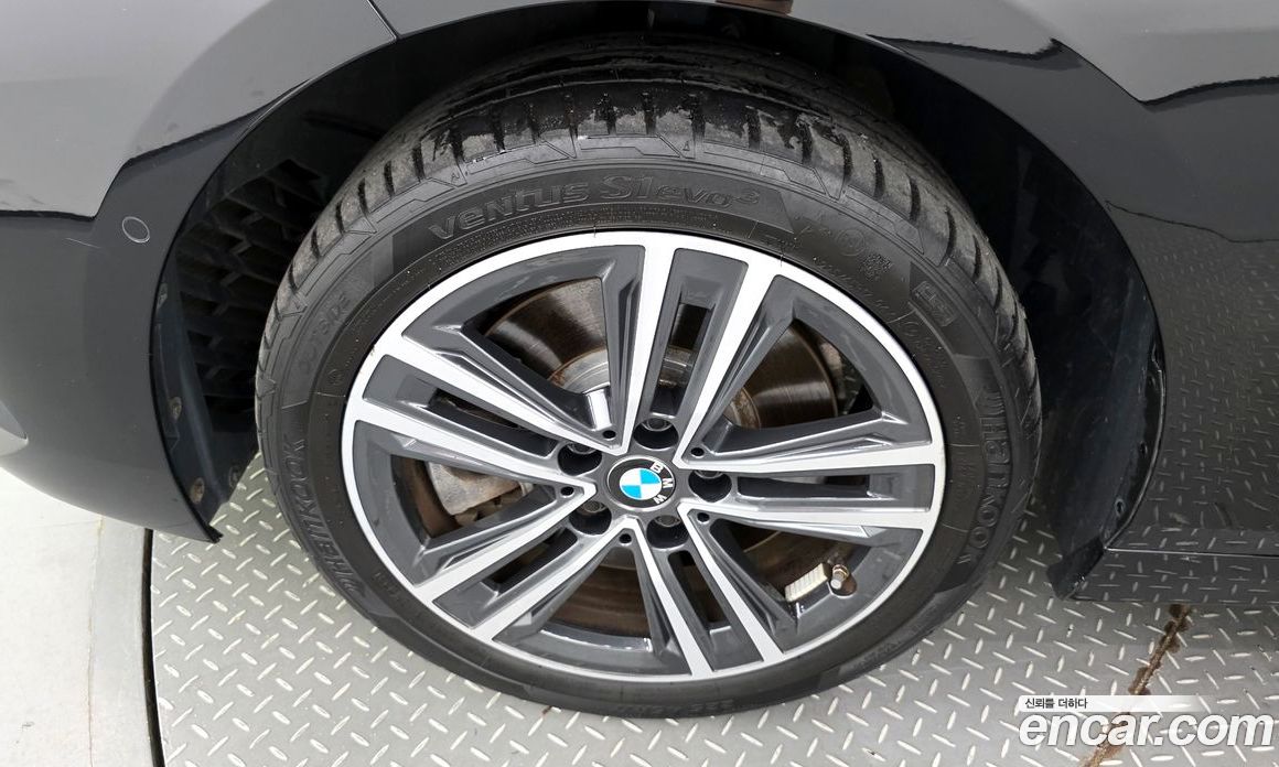 BMW 2-Series i220 Advantage