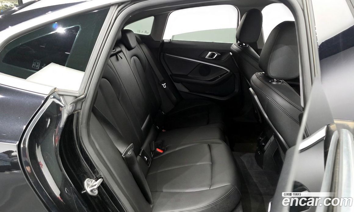 BMW 2-Series i220 Advantage