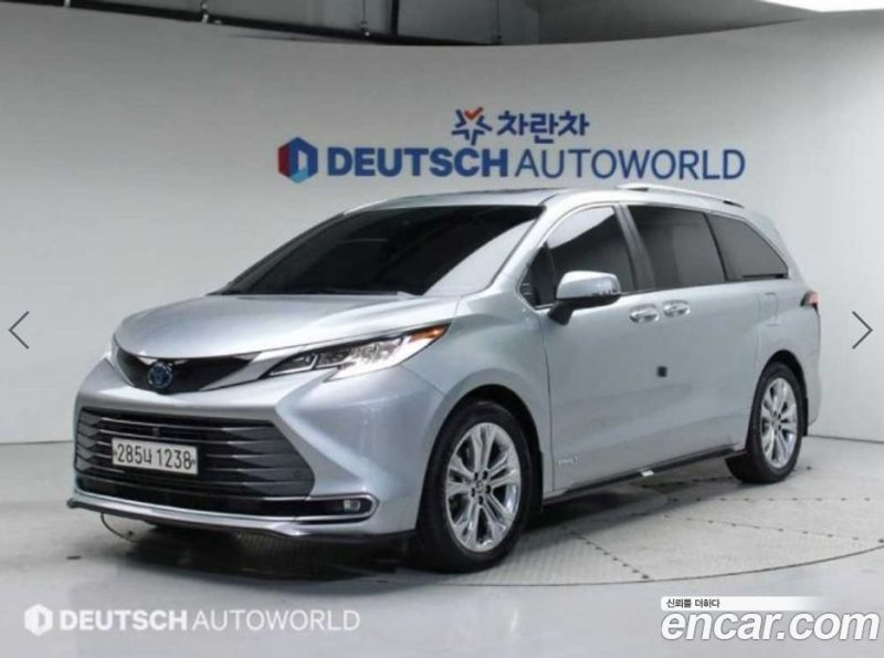 Toyota Sienna 2.5 Hybrid 2WD