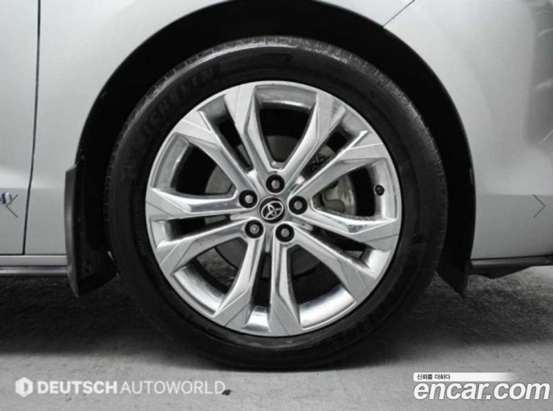 Toyota Sienna 2.5 Hybrid 2WD
