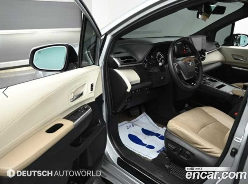 Toyota Sienna 2.5 Hybrid 2WD