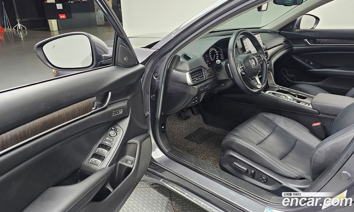 Honda Accord 2.0 Hybrid Touring