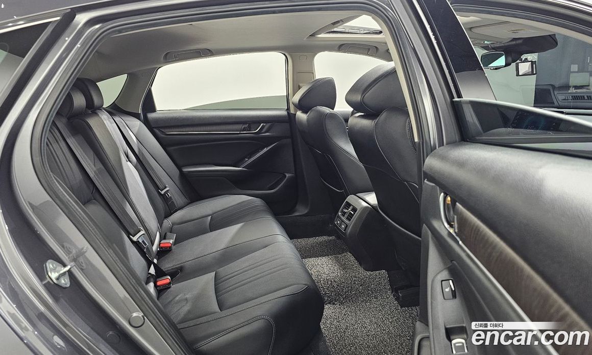 Honda Accord 2.0 Hybrid Touring