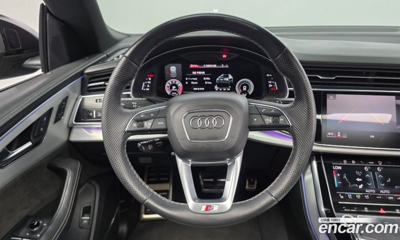 Audi Q8 55 TFSI Quattro Premium