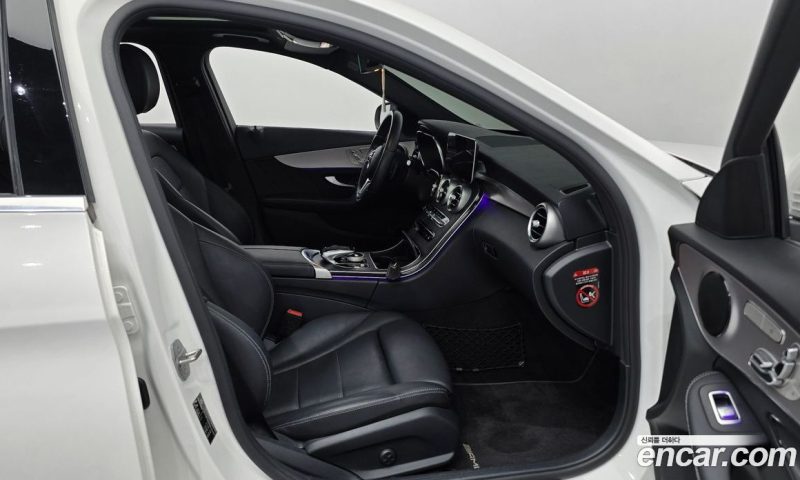 Mercedes Benz C-Class C200 AMG Line