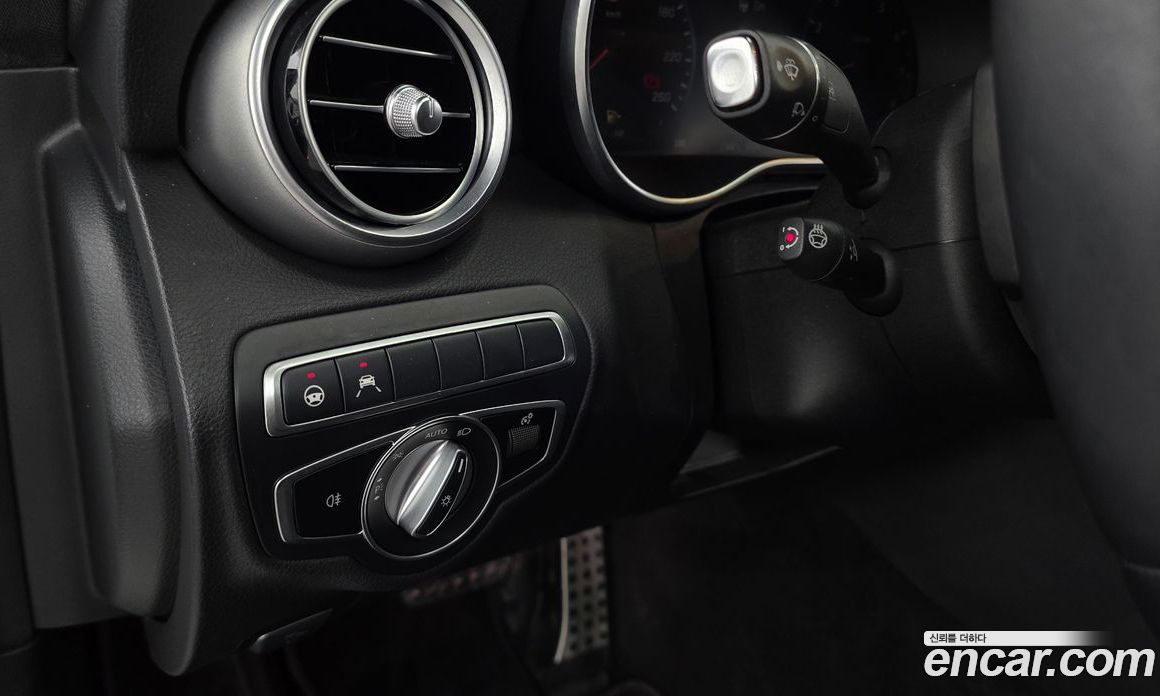 Mercedes Benz C-Class C200 AMG Line