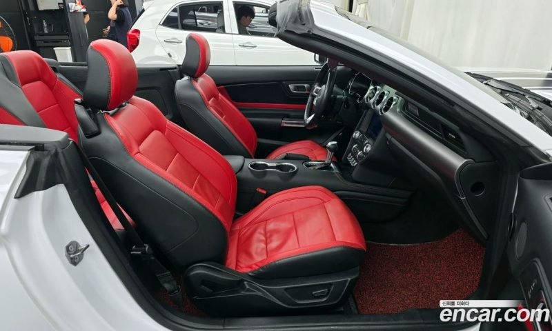 Ford Mustang Convertible