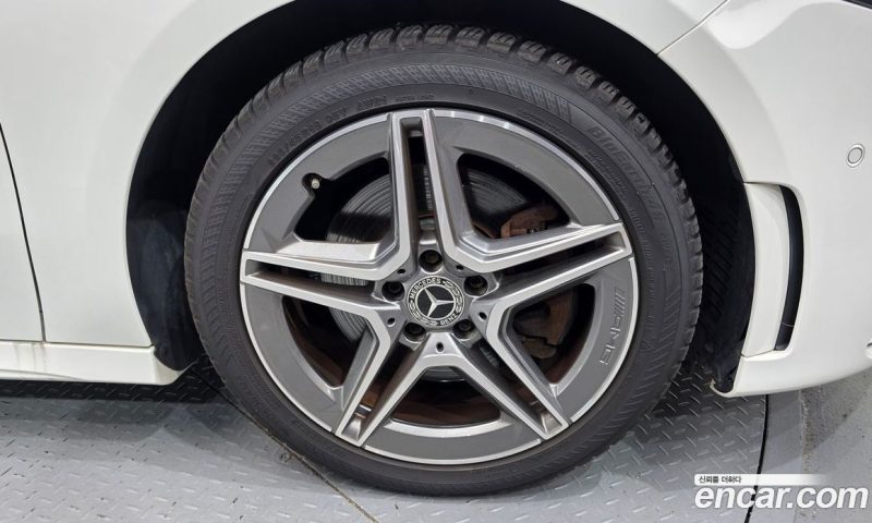 Mercedes Benz A-Class A250 4MATIC Sedan