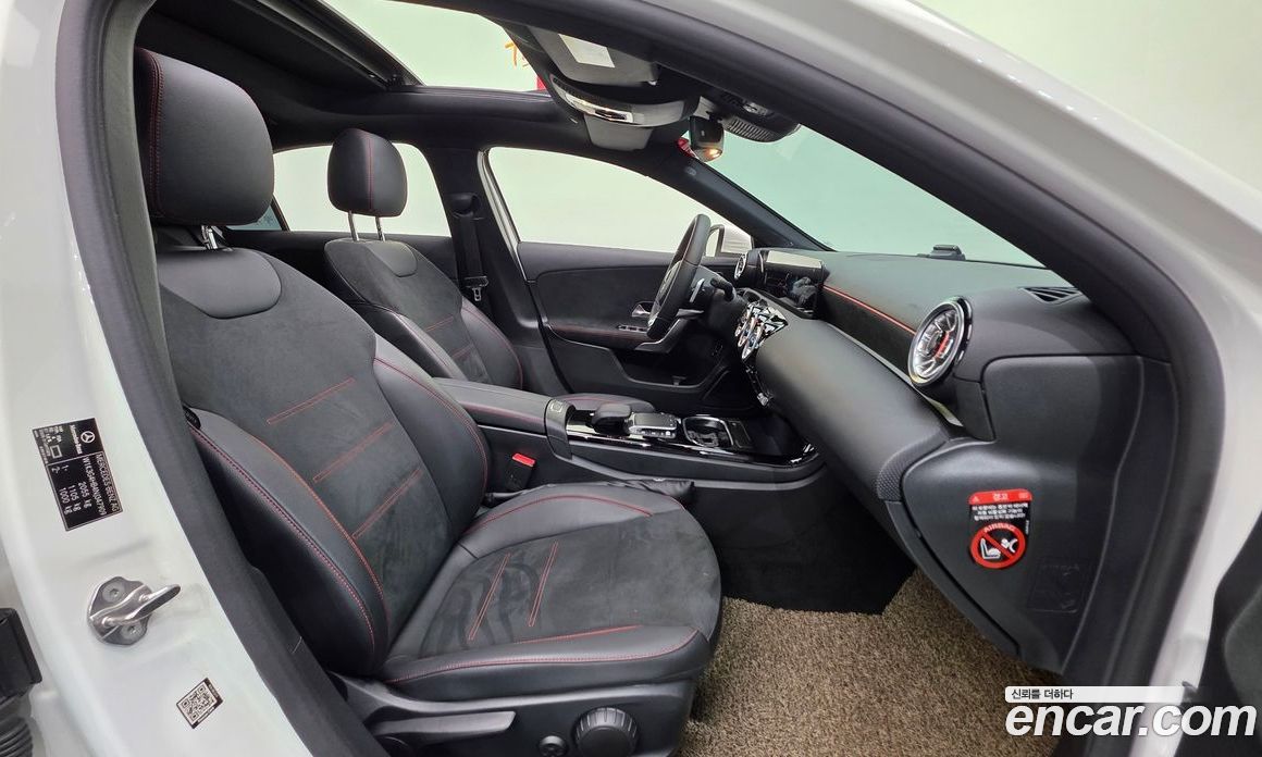 Mercedes Benz A-Class A250 4MATIC Sedan