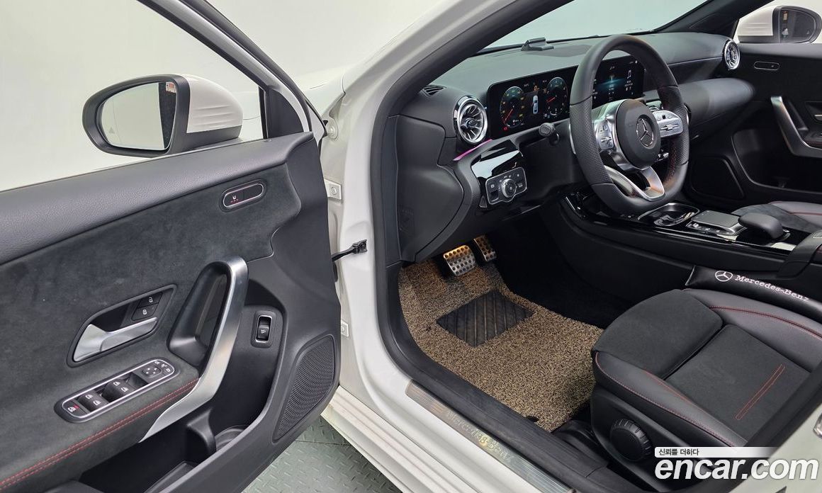 Mercedes Benz A-Class A250 4MATIC Sedan