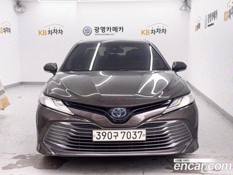 Toyota Camry 2.5 XLE Hybrid
