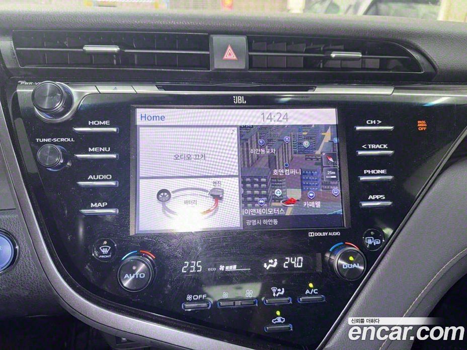 Toyota Camry 2.5 XLE Hybrid