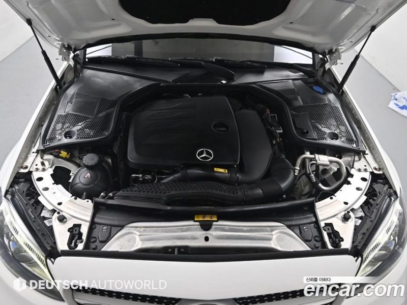 Mercedes Benz C-Class C200 Coupe