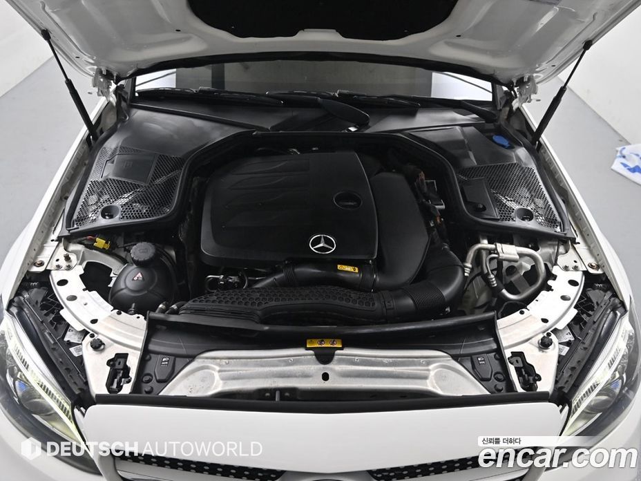 Mercedes Benz C-Class C200 Coupe