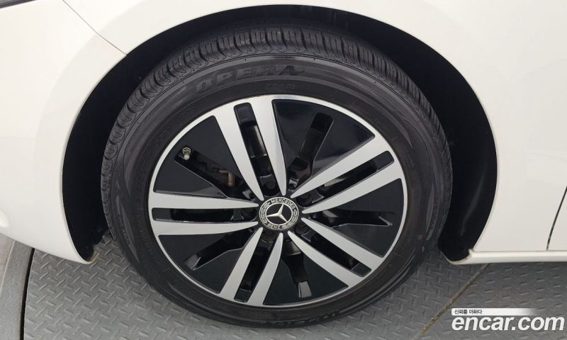 Mercedes Benz A-Class A220 Sedan