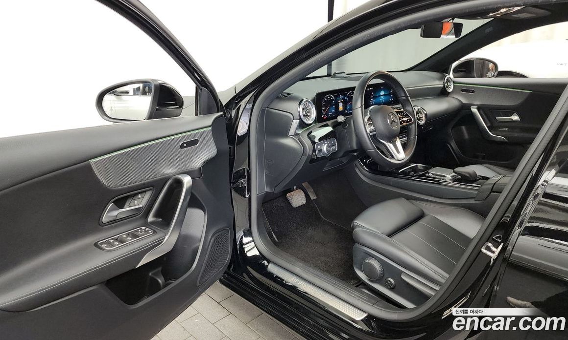 Mercedes Benz A-Class A220 Hatchback