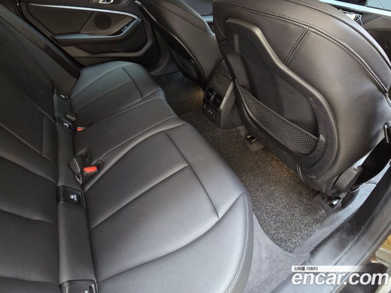 BMW 2-Series i220 Advantage