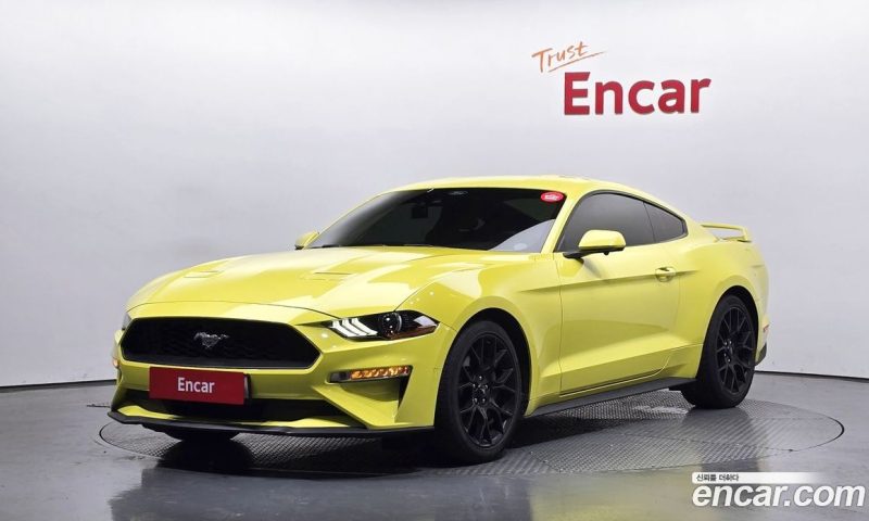 Ford Mustang Coupe