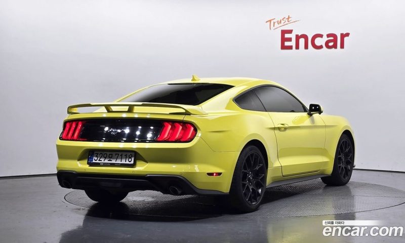 Ford Mustang Coupe