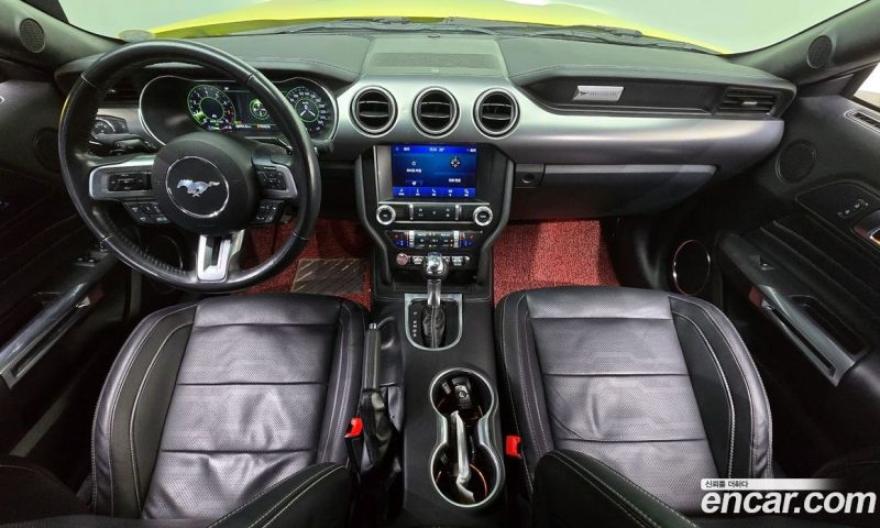 Ford Mustang Coupe