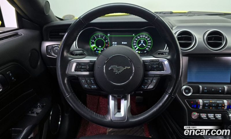 Ford Mustang Coupe