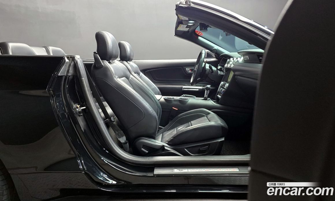Ford Mustang Convertible