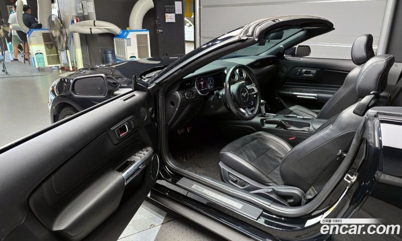 Ford Mustang Convertible