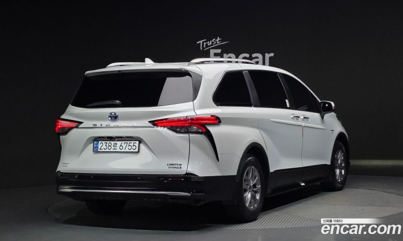 Toyota Sienna 2.5 Hybrid AWD