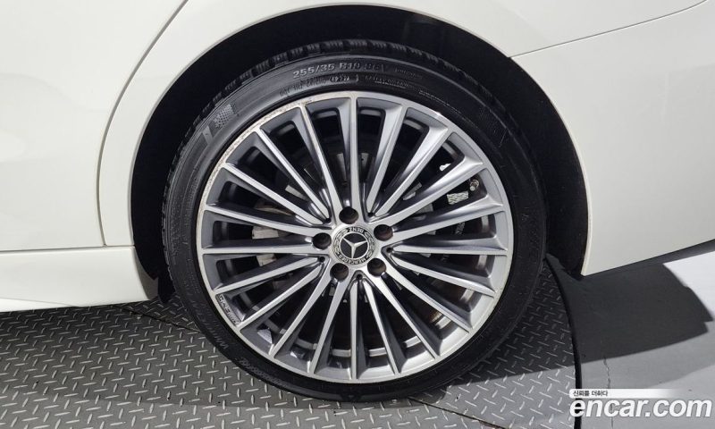 Mercedes Benz C-Class C300 AMG Line