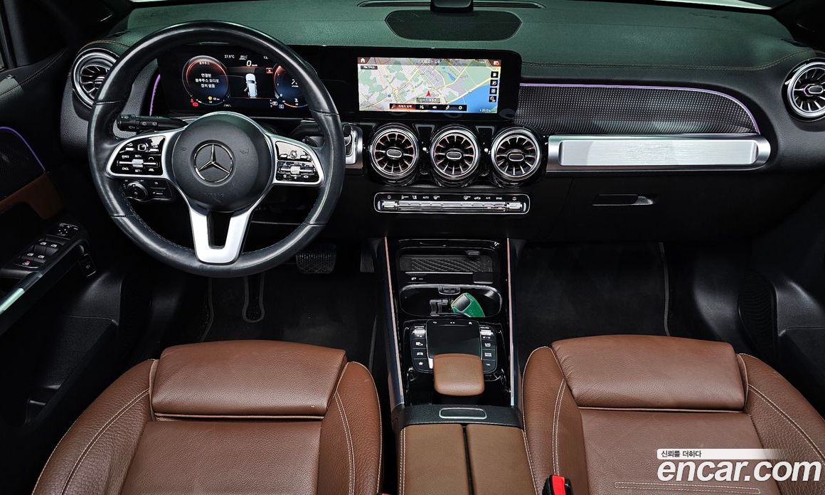 Mercedes Benz GLB-Class GLB220