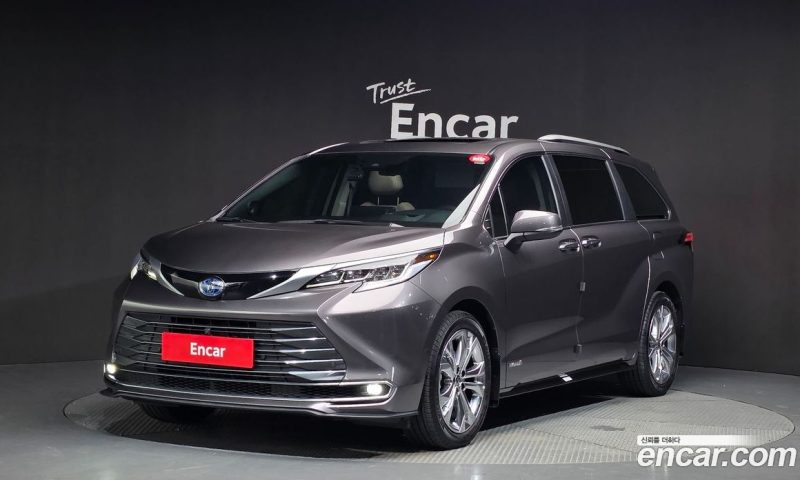 Toyota Sienna 2.5 Hybrid 2WD