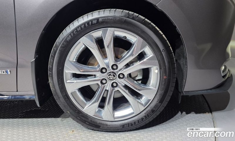 Toyota Sienna 2.5 Hybrid 2WD