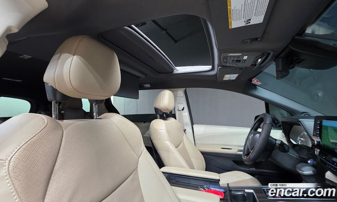 Toyota Sienna 2.5 Hybrid 2WD