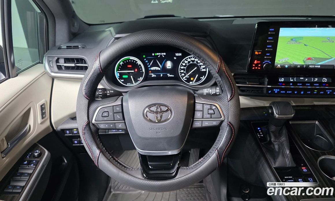 Toyota Sienna 2.5 Hybrid 2WD